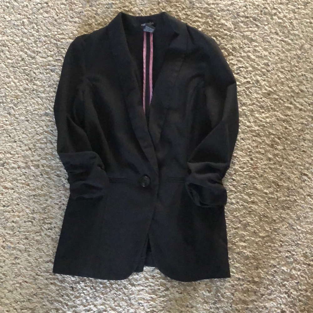 Black 3/4 Sleeve Blazer. Size Small